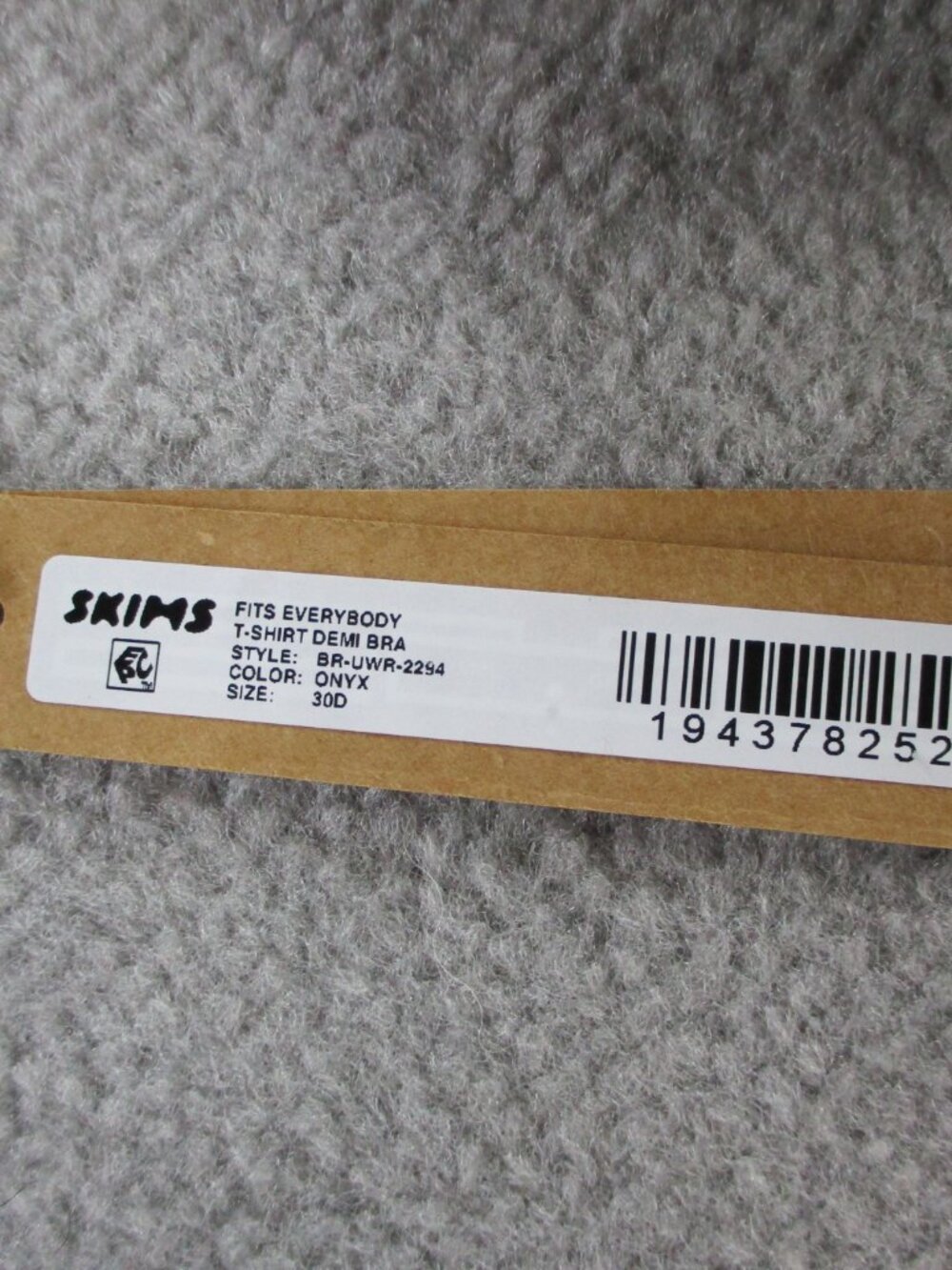 SKIMS Fits Everybody T Shirt Demi Bra Womens 30D Onyx Black NEW - Picture 4 of 5